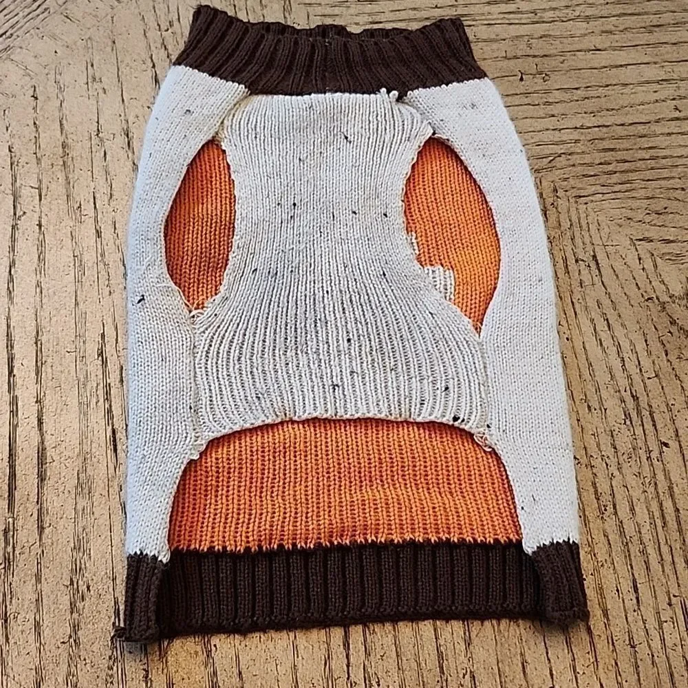 Dog sweater paw size M